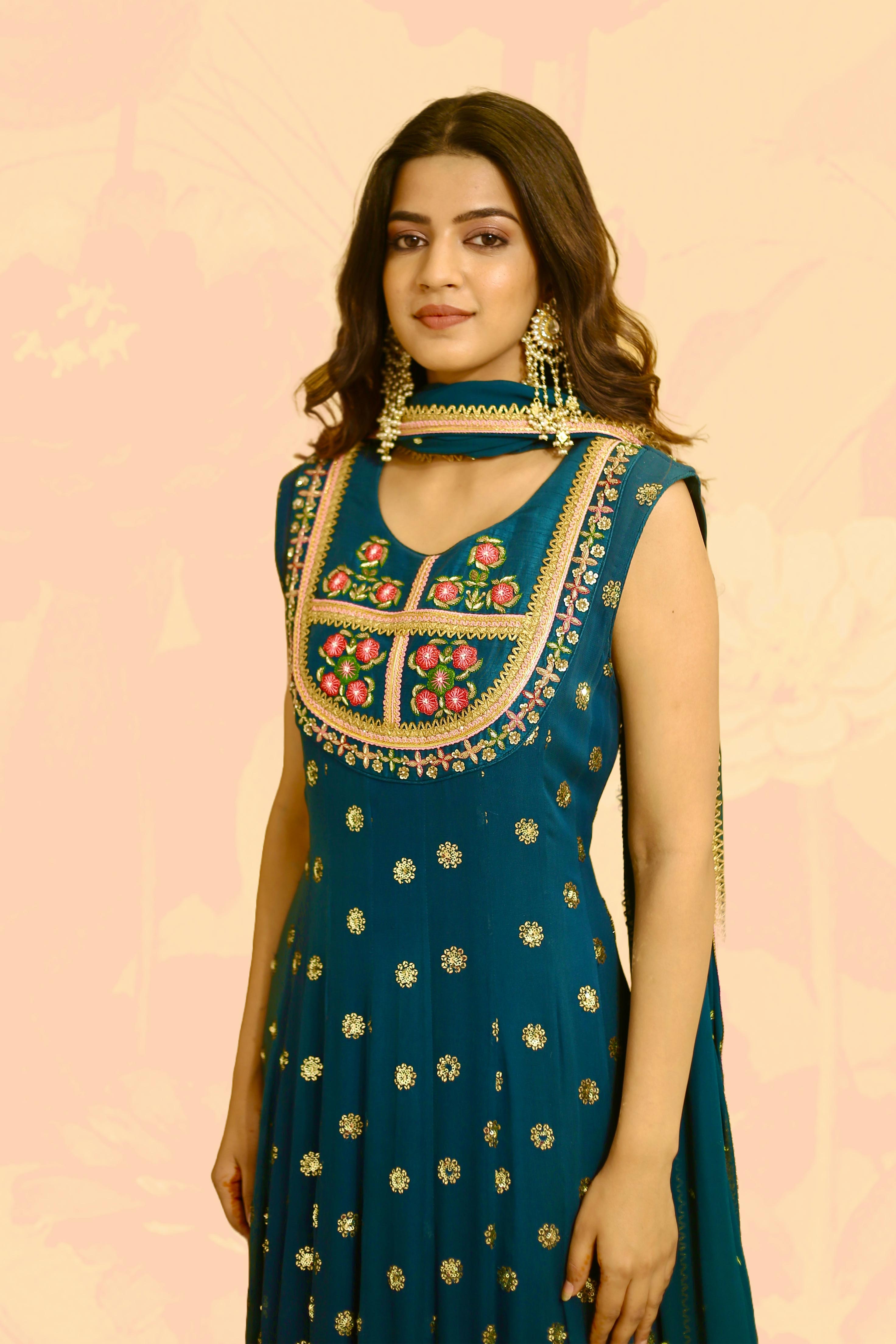 Shae by SASSAFRAS Pink & Green Patola Sleeveless Anarkali Dress Price in  India, Full Specifications & Offers | DTashion.com